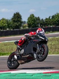 Ducati’s supersport motorcycle, Panigale V2 Black, launched in India
