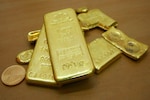What factors are driving the current drop in gold prices